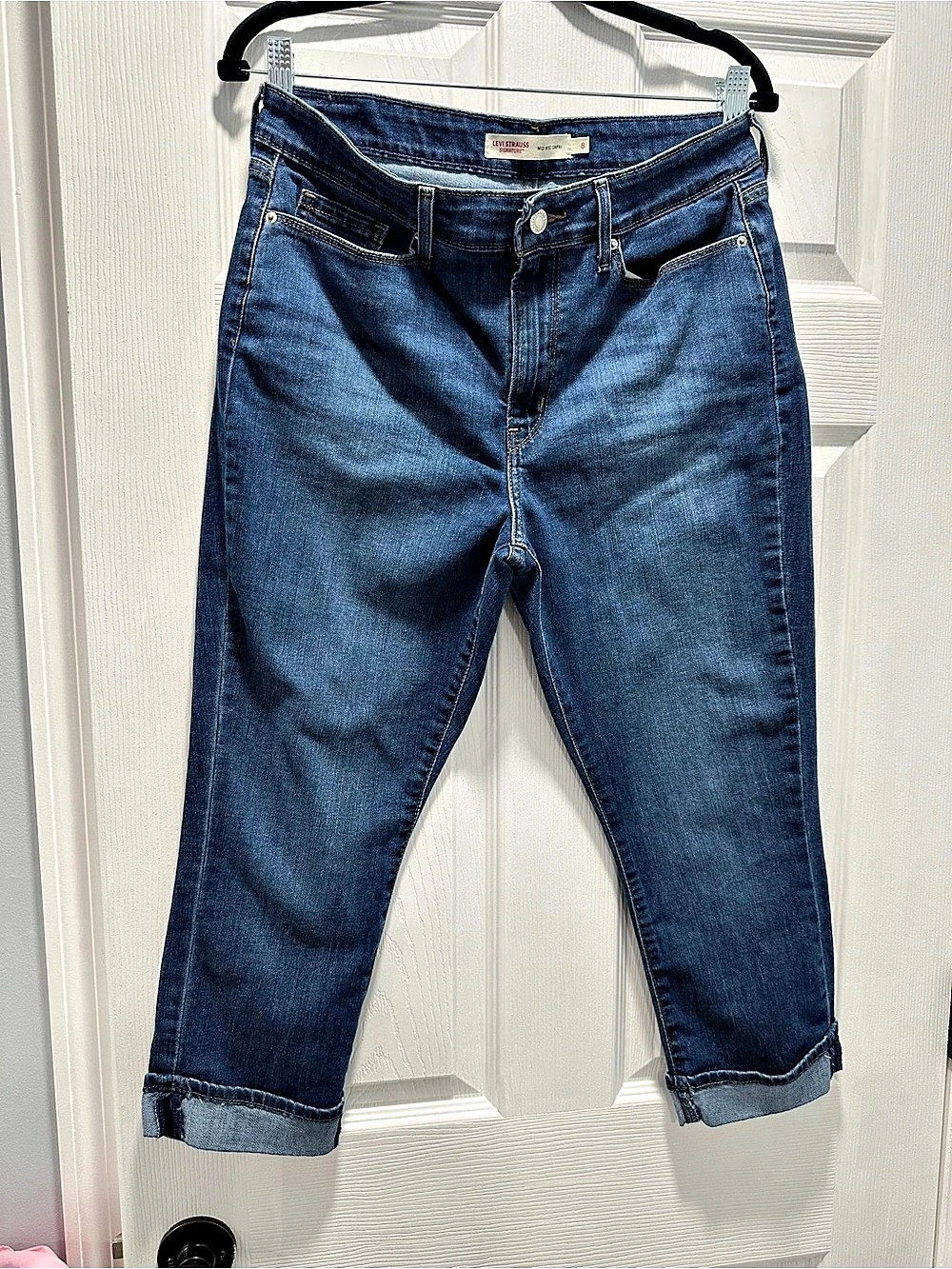 Levi's Signature mide rise capri in Blue size 8 waist 32” x 23” large